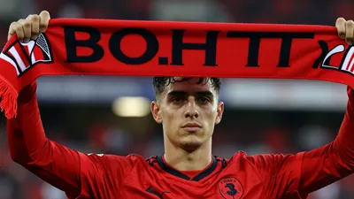 Hamburger SV hat am letzten Tag der Transferperiode die beiden langfristigen Ziele Albert Grønbæk und Laurin Curda...