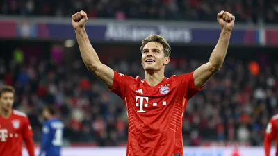 Ein Reuters-Foto erinnert an die 0:8-Niederlage des Hamburger SV bei Bayern München im Februar 2017, als Robert...