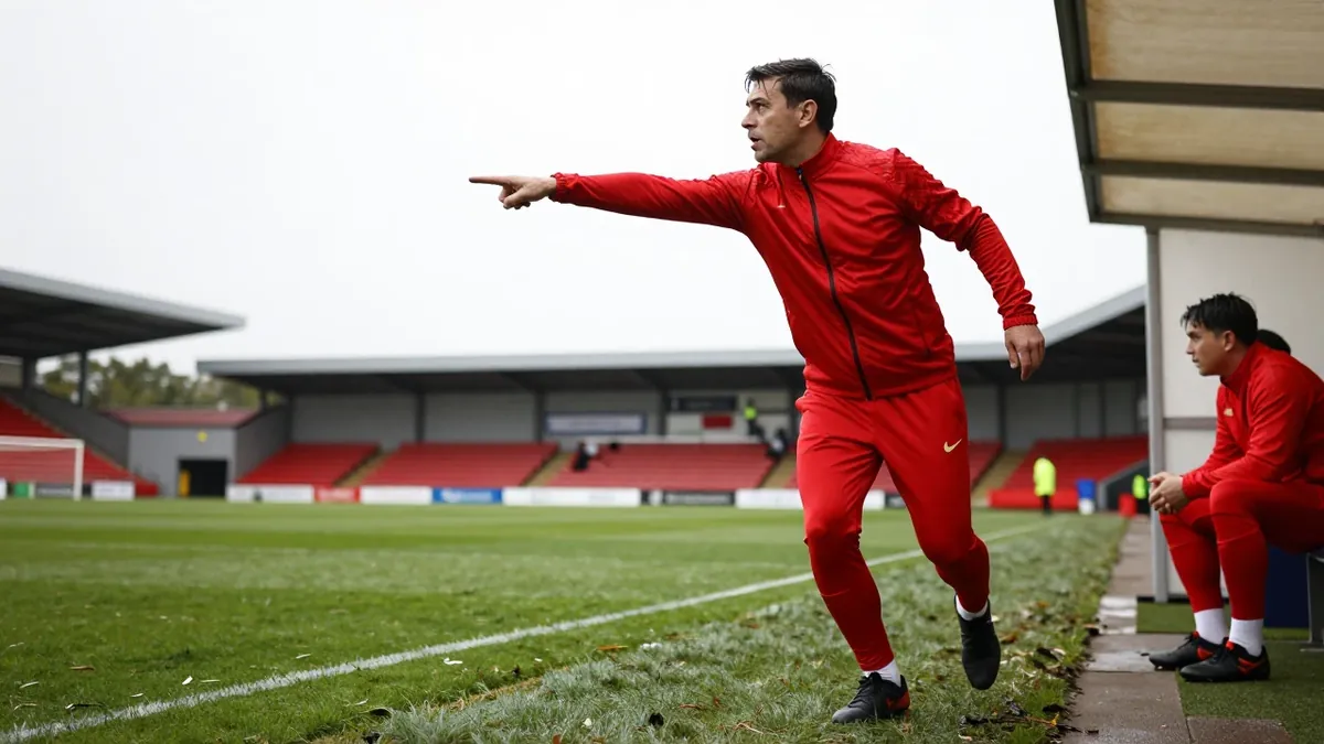 Hamburger SV have reached a basic agreement to extend head coach Merlin Polzin's contract, with signatures expected...
