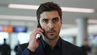 Sportdirektor Claus Costa flog nach London, um mit Arsenal über eine Rückkehr von Fabio Vieira zu verhandeln, doch die...