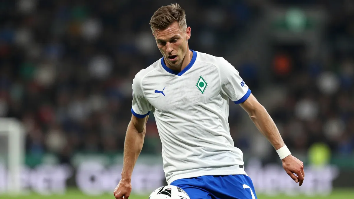 Werder Bremen signs former Hamburger SV fan favorite
